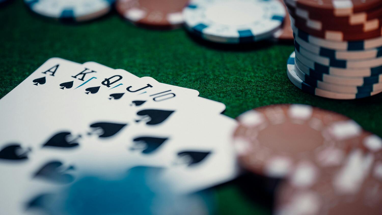 Casinomeister vs. CasinoBernie: Beschwerdebearbeitung vs. Affiliate-Rankings